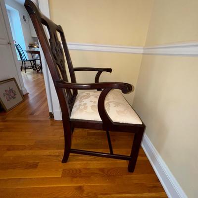 337 Henkel Harris Mahogany Chippendale Dining Chairs