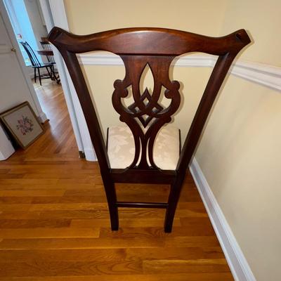 337 Henkel Harris Mahogany Chippendale Dining Chairs