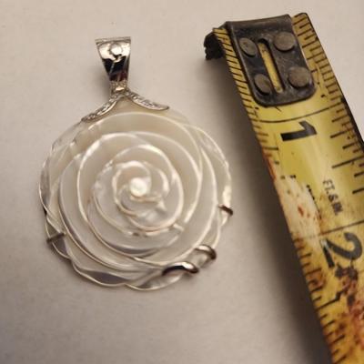 Rose shaped cultured freshwater pearl pendant