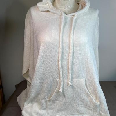 Coco + Carmen Cream pullover