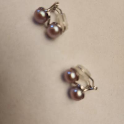 Freshwater cultured pearl clip on earrings.