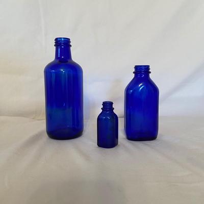 Assorted Vintage Bottles and Collectible Advertising Book (GB-BM)