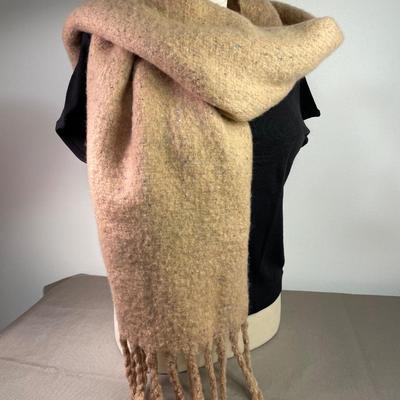 NWT Shiraleah winter scarf
