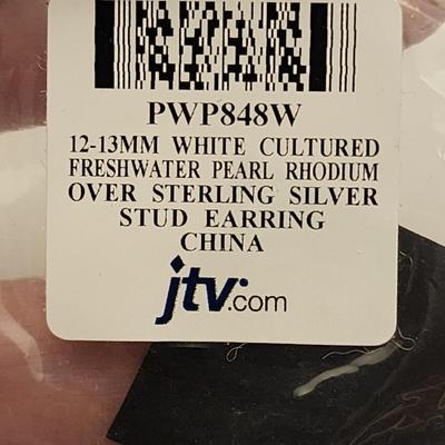 White cultured freshwater pearl earrings