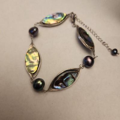 6 inch bracelet. Mother of pearl.