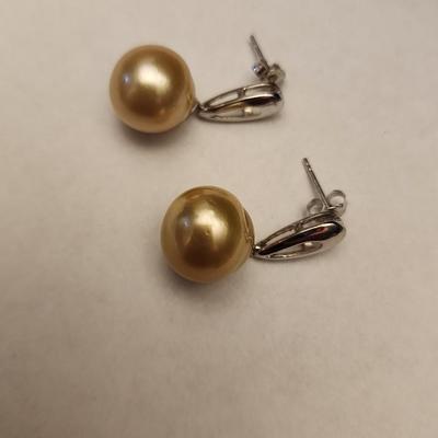 Yellow cultured pearl earrings