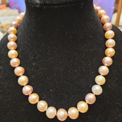 Heavy multi colored cultured pearl necklace