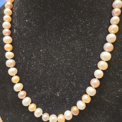 Multi colored cultured pearl necklace