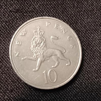 TWO 1969 D-G-REG-F-D ELIZABETH II 10 NEW PENCE