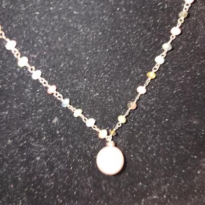 Pearl pendant necklace