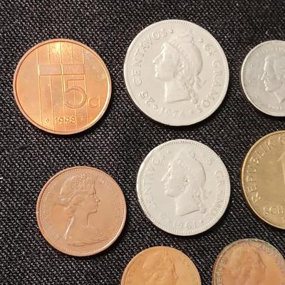 A GROUP OF FOREIGN COINS