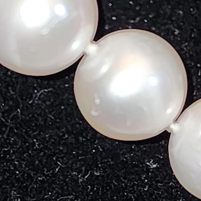 White cultured pearl necklace
