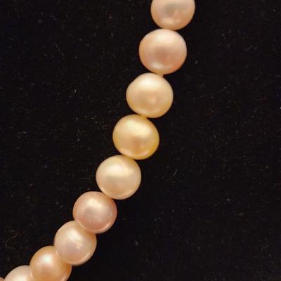 Multi colored cultured pearl necklace