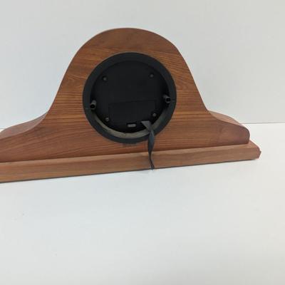 Quartz Ingraham Battery Operated Mantel Clock