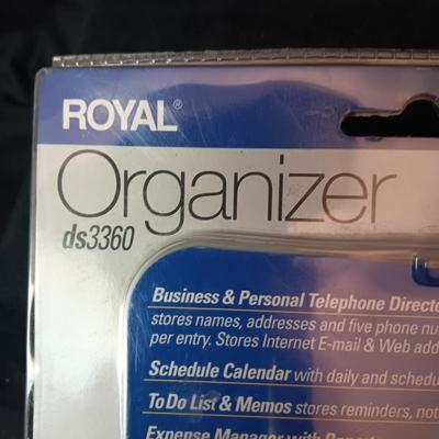 NEW ROYAL ELECTRONIC ORGANIZER AND NEW 4-PORT HUB