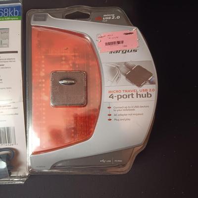 NEW ROYAL ELECTRONIC ORGANIZER AND NEW 4-PORT HUB