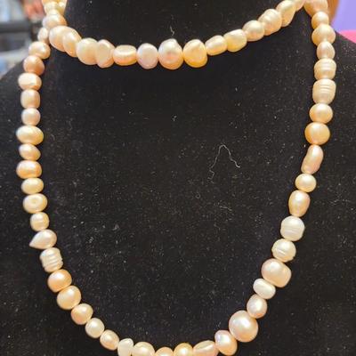 Multi colored cultured pearl necklace