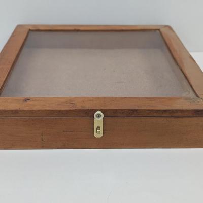 21" x 21" x 4 1/2" Wooden Display Box