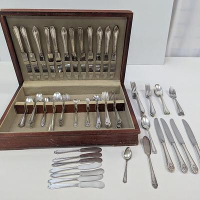 Original Holmes & Edwards Inlaid Silver Box & 50+ Pieces Of Silverware Holmes & Edwards 1847 Rogers Bros Tudor Plate Oneida
