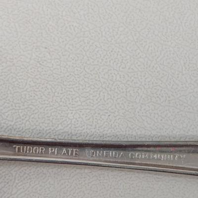 Original Holmes & Edwards Inlaid Silver Box & 50+ Pieces Of Silverware Holmes & Edwards 1847 Rogers Bros Tudor Plate Oneida
