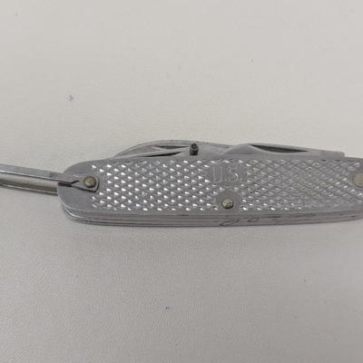 1961 USA Imperial Stainless Knife & USA Colonial "Keep On Truckin'" Pocket Knife & Bottle Opener