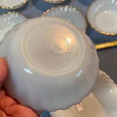 Vintage Anchor Hocking Bowls