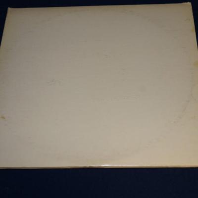 1968 BEATLES "WHITE ALBUM" APPLE RECORDS RECORDED IN ENGLAND POSTER /PHOTOS/LYRICS INCLUDED