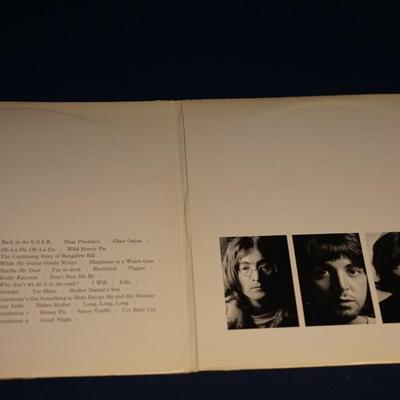 1968 BEATLES "WHITE ALBUM" APPLE RECORDS RECORDED IN ENGLAND POSTER /PHOTOS/LYRICS INCLUDED