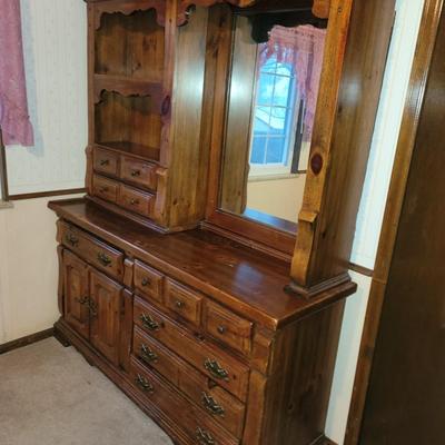 Mid century modern 2 piece dresser with mirror