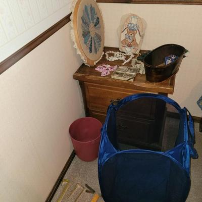 Lot of smalls and collectables