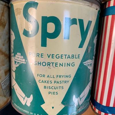 Vintage Tins Lot Saltines Kemp Nuts Astor Tea