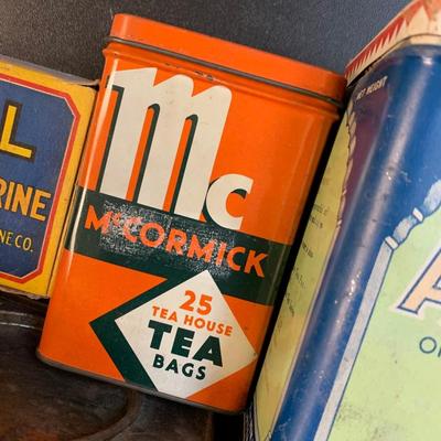 Vintage Tins Lot Saltines Kemp Nuts Astor Tea