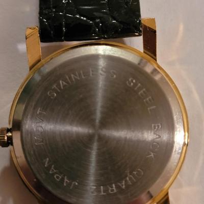 2 diamond quartz watches