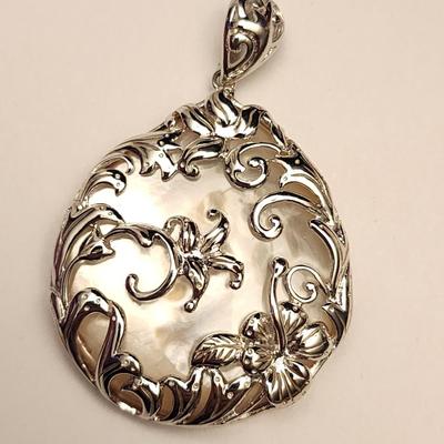 Pendant mother of pearl