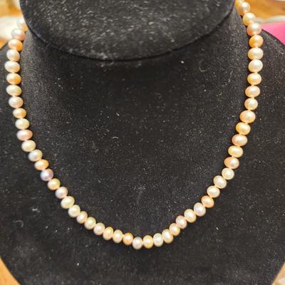 Cultured pearl multi colors necklace.