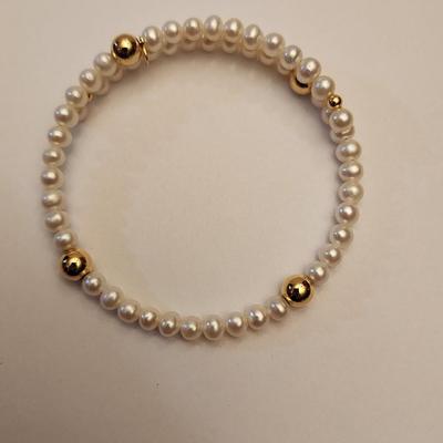Adjustable bracelet. Small pearl