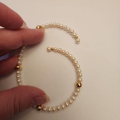 Adjustable bracelet. Small pearl