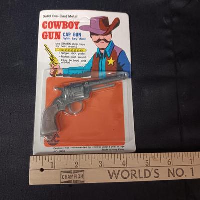 UNOPENED DIE-CAST COWBOY CAP GUN