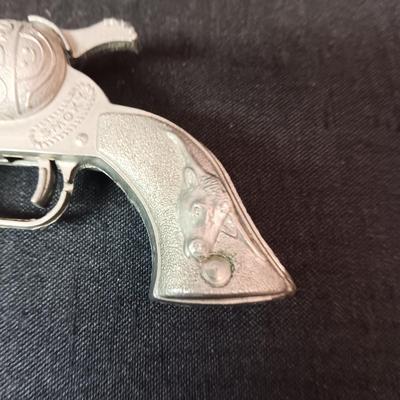 SMOKEY AND DAISY TOY METAL GUNS