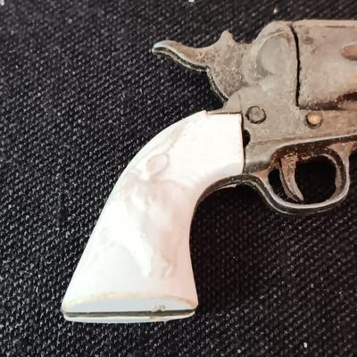 HUBLEY FLINTLOCK JR W/BAKELITE STOCK AND 2 OTHER TOY GUNS