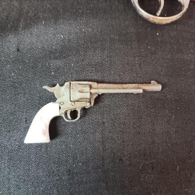 HUBLEY FLINTLOCK JR W/BAKELITE STOCK AND 2 OTHER TOY GUNS