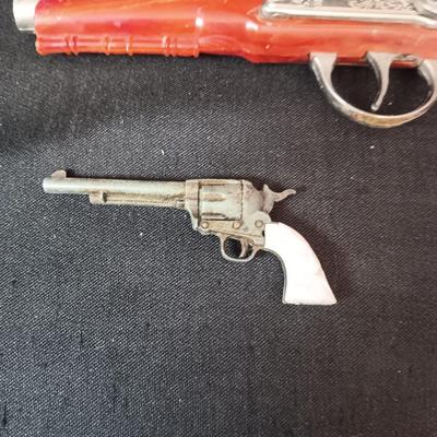 HUBLEY FLINTLOCK JR W/BAKELITE STOCK AND 2 OTHER TOY GUNS