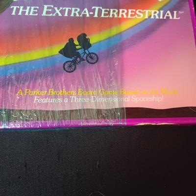 ET. VINTAGE BOARD GAME
