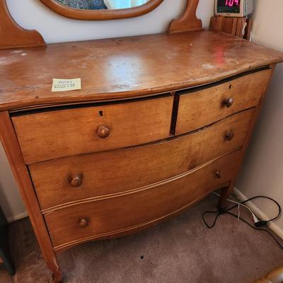 Lowboy Dresser 2 over 2 Dresser w Mirror