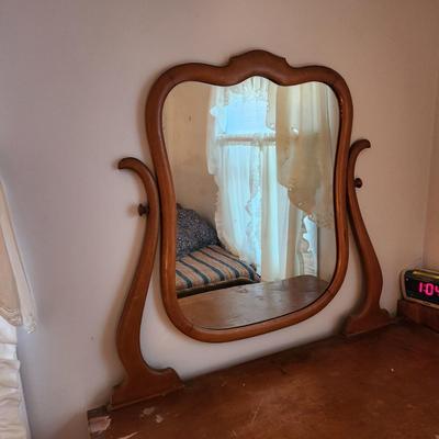 Lowboy Dresser 2 over 2 Dresser w Mirror