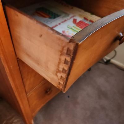 Lowboy Dresser 2 over 2 Dresser w Mirror