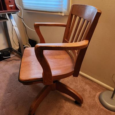 Nice Solid Wood Oak Office Desk Chair