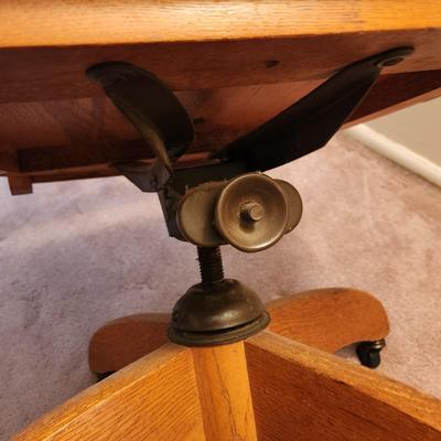 Nice Solid Wood Oak Office Desk Chair