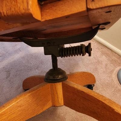 Nice Solid Wood Oak Office Desk Chair
