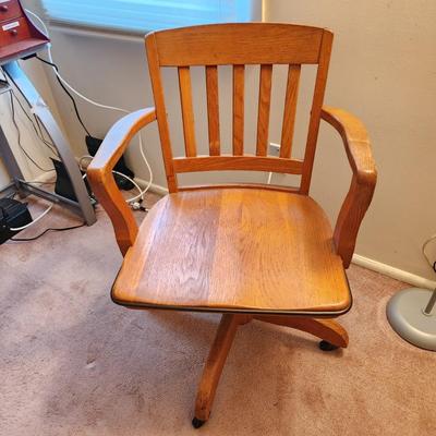 Nice Solid Wood Oak Office Desk Chair